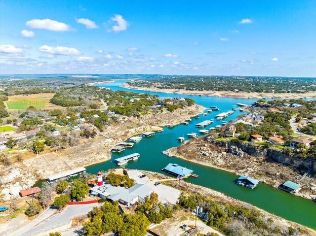 712 Newport DR, Spicewood, TX 78669