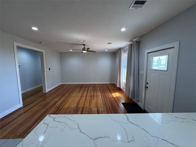 939 Knape RD, La Grange, TX 78945