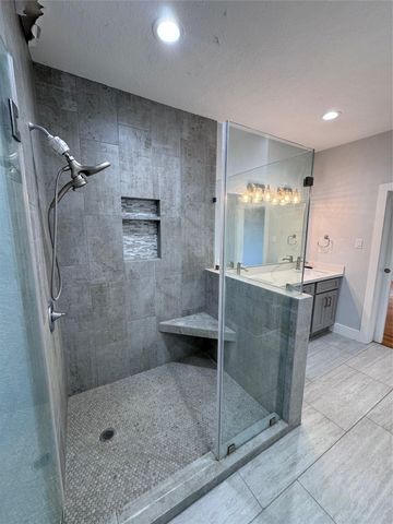 939 Knape RD, La Grange, TX 78945