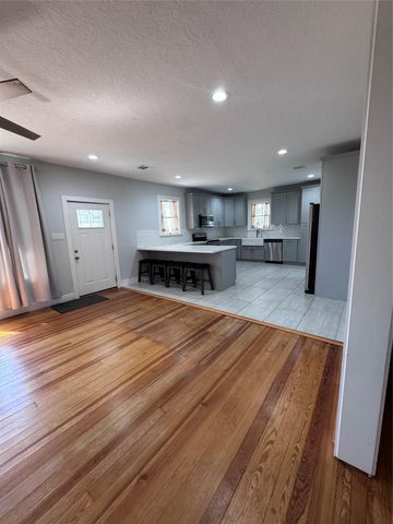 939 Knape RD, La Grange, TX 78945