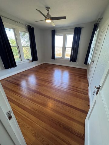 939 Knape RD, La Grange, TX 78945