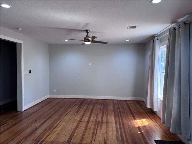 939 Knape RD, La Grange, TX 78945