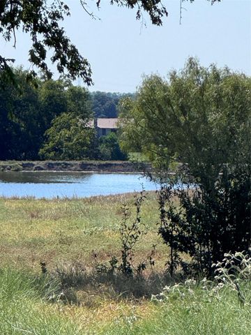 939 Knape RD, La Grange, TX 78945