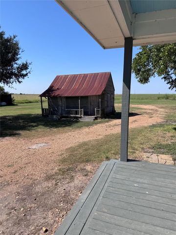 939 Knape RD, La Grange, TX 78945