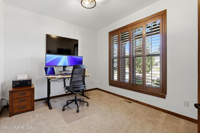11763 N Rocking R RD, Hayden, ID 83835