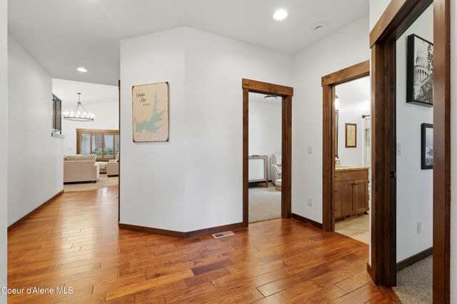 11763 N Rocking R RD, Hayden, ID 83835