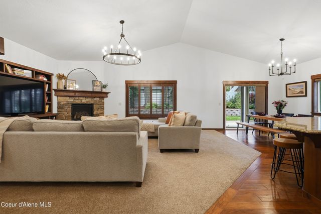 11763 N Rocking R RD, Hayden, ID 83835