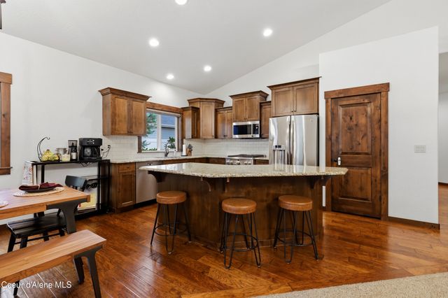 11763 N Rocking R RD, Hayden, ID 83835