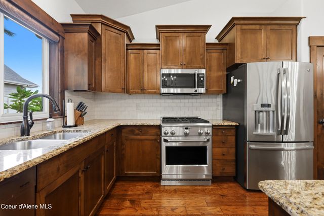 11763 N Rocking R RD, Hayden, ID 83835