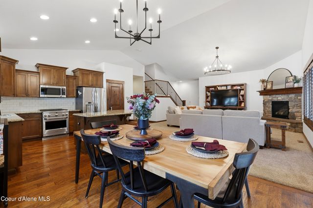 11763 N Rocking R RD, Hayden, ID 83835
