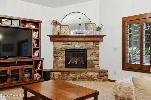 11763 N Rocking R RD, Hayden, ID 83835