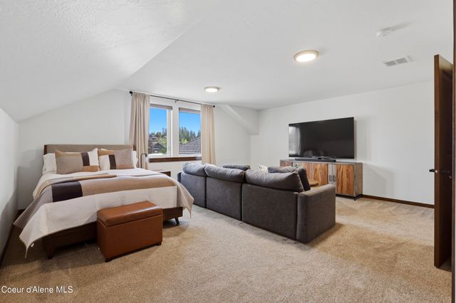 11763 N Rocking R RD, Hayden, ID 83835