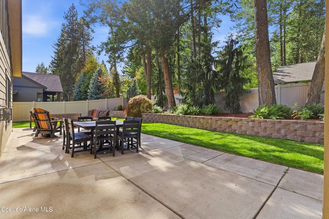 11763 N Rocking R RD, Hayden, ID 83835