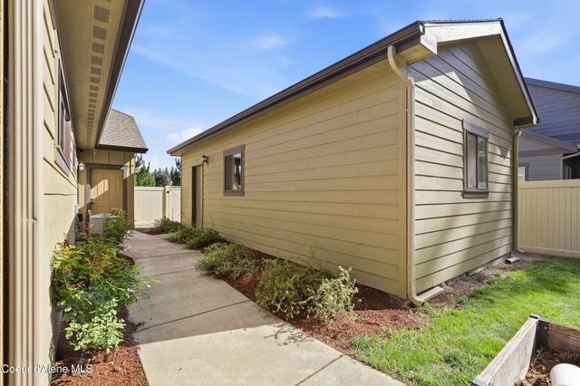 11763 N Rocking R RD, Hayden, ID 83835