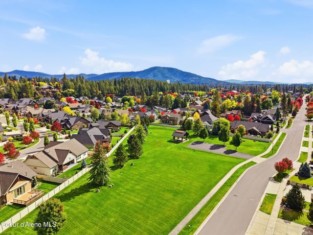 11763 N Rocking R RD, Hayden, ID 83835