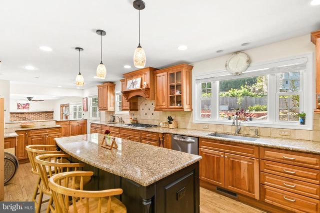 24604 CUTSAIL DR, Damascus, MD 20872