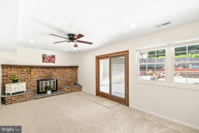 24604 CUTSAIL DR, Damascus, MD 20872