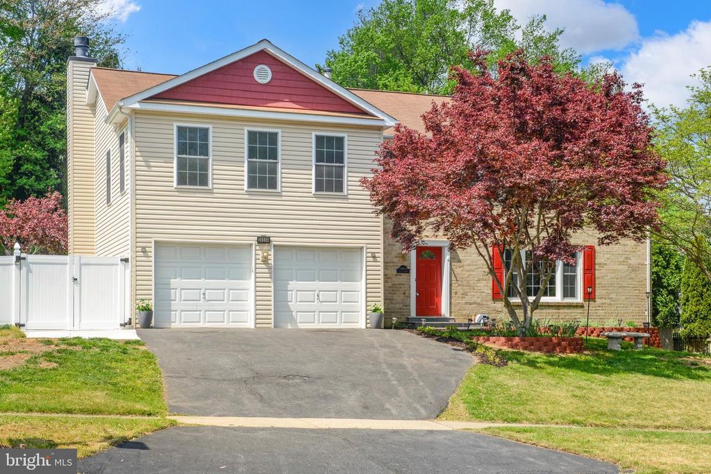 Image 15 of property listing at 24604 CUTSAIL DR, Damascus, MD 20872