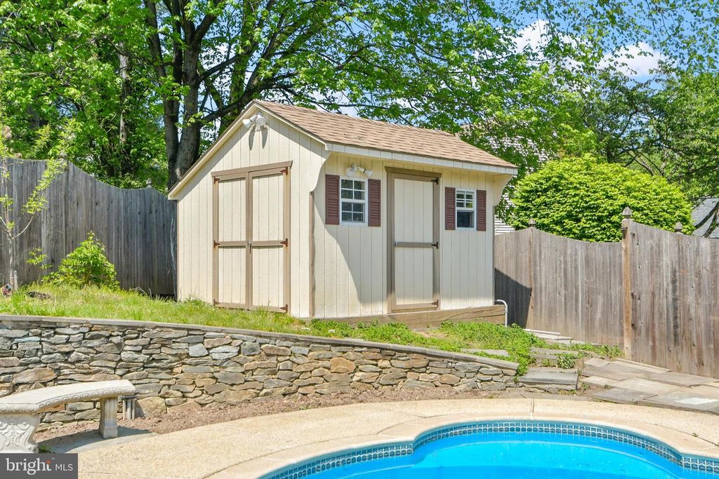 Image 21 of property listing at 24604 CUTSAIL DR, Damascus, MD 20872