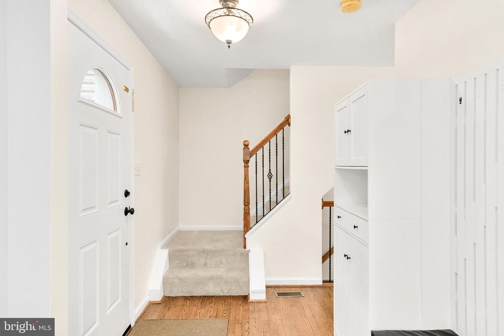 Image 27 of property listing at 24604 CUTSAIL DR, Damascus, MD 20872