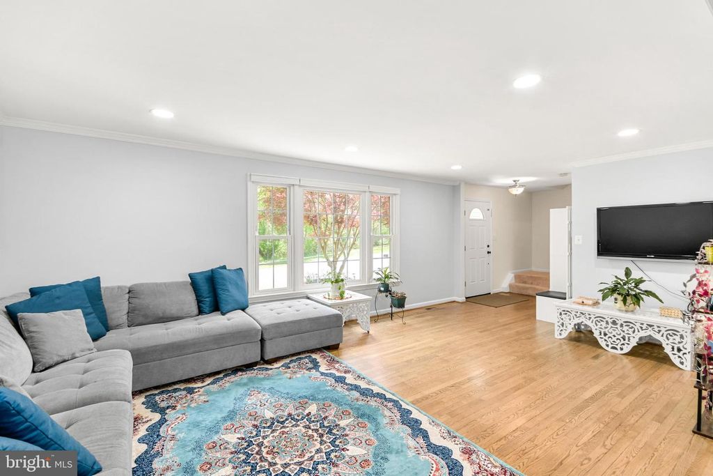 Image 28 of property listing at 24604 CUTSAIL DR, Damascus, MD 20872