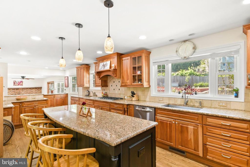 Image 29 of property listing at 24604 CUTSAIL DR, Damascus, MD 20872