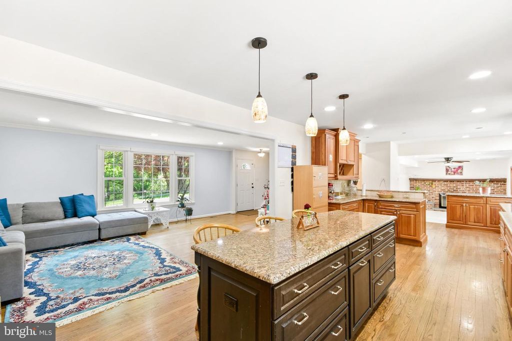 Image 30 of property listing at 24604 CUTSAIL DR, Damascus, MD 20872