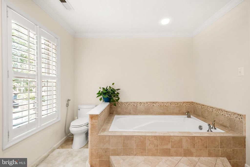 Image 40 of property listing at 24604 CUTSAIL DR, Damascus, MD 20872