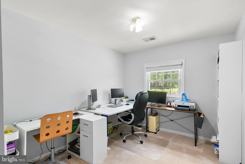 Image 41 of property listing at 24604 CUTSAIL DR, Damascus, MD 20872