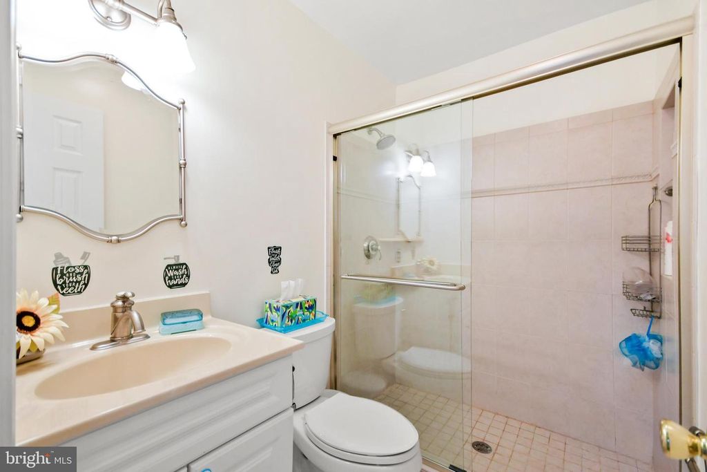 Image 46 of property listing at 24604 CUTSAIL DR, Damascus, MD 20872