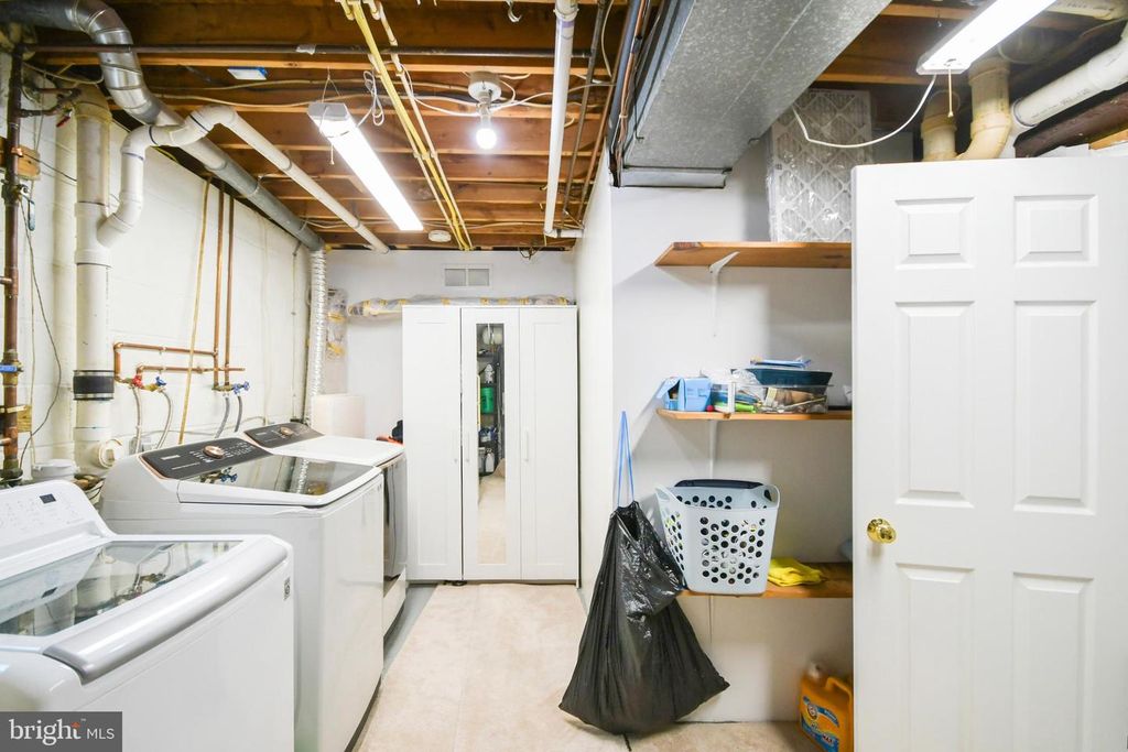 Image 54 of property listing at 24604 CUTSAIL DR, Damascus, MD 20872