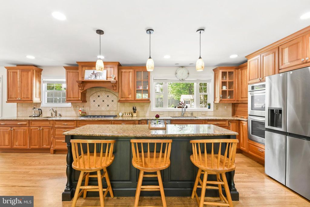 Image 6 of property listing at 24604 CUTSAIL DR, Damascus, MD 20872