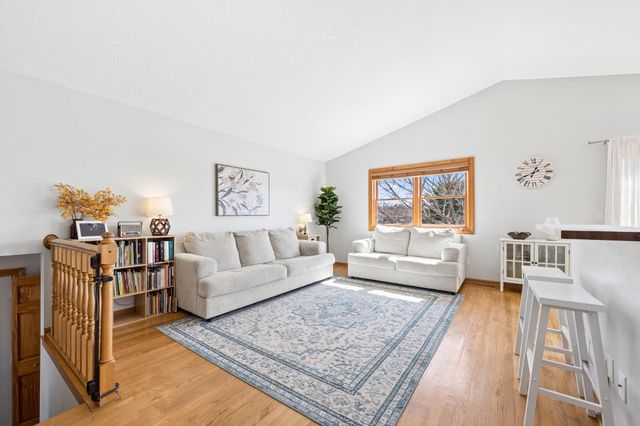 9489 Hames Avenue S, Cottage Grove, MN 55016