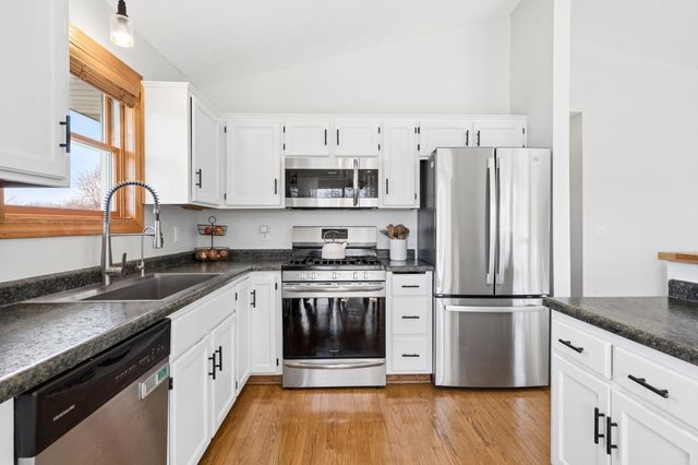 9489 Hames Avenue S, Cottage Grove, MN 55016