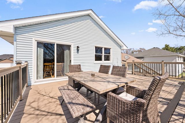 9489 Hames Avenue S, Cottage Grove, MN 55016