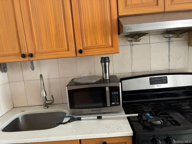 107 Beadel Street 2nd Floor, Brooklyn, NY 11222