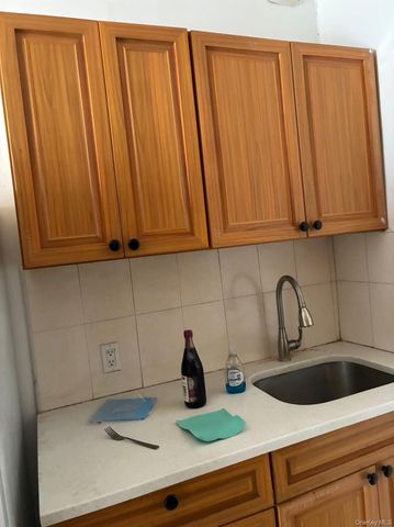 107 Beadel Street 2nd Floor, Brooklyn, NY 11222