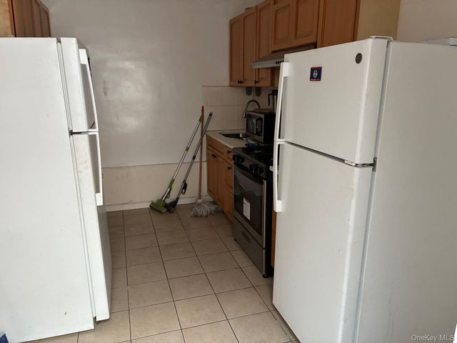 107 Beadel Street 2nd Floor, Brooklyn, NY 11222