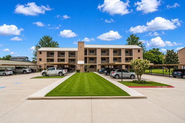 15575 Marina Drive 316C, Conroe, TX 77356