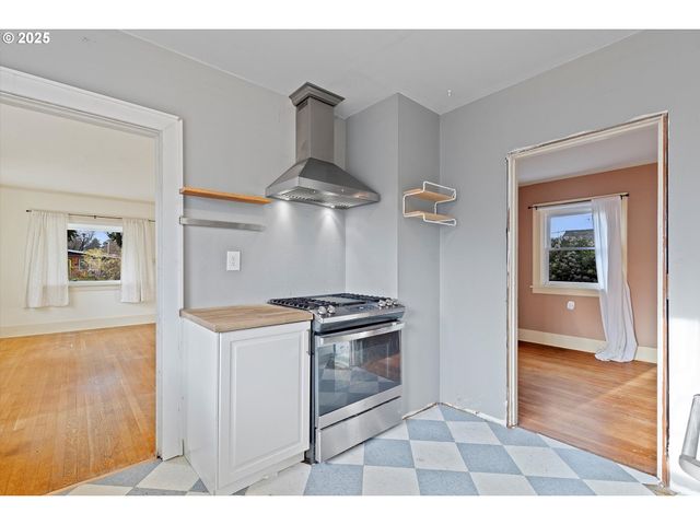 7906 N WALL Ave, Portland, OR 97203