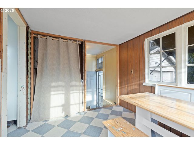 7906 N WALL Ave, Portland, OR 97203