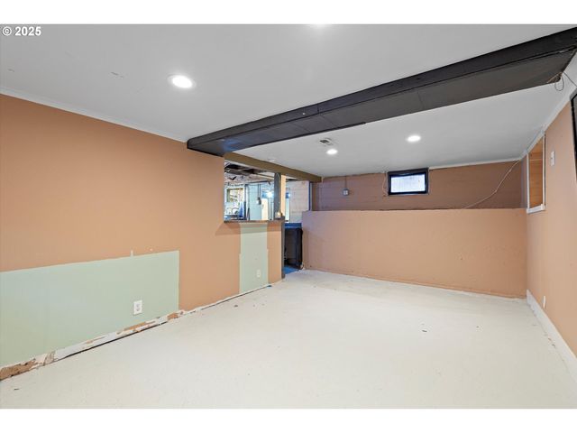 7906 N WALL Ave, Portland, OR 97203