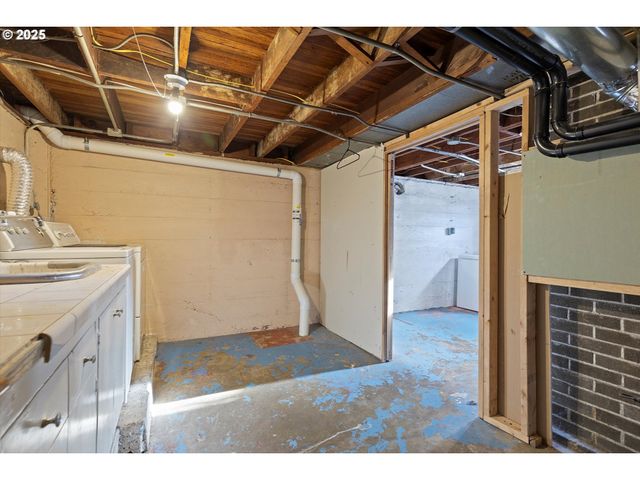 7906 N WALL Ave, Portland, OR 97203