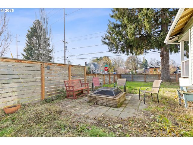 7906 N WALL Ave, Portland, OR 97203