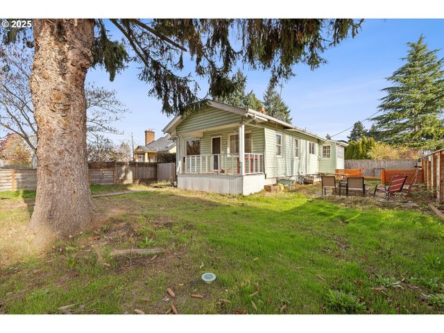 7906 N WALL Ave, Portland, OR 97203