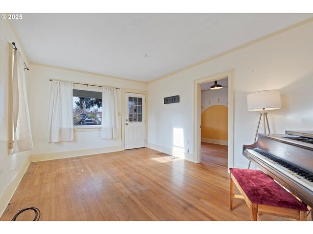 7906 N WALL Ave, Portland, OR 97203