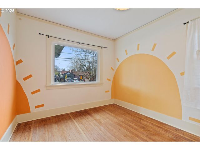 7906 N WALL Ave, Portland, OR 97203