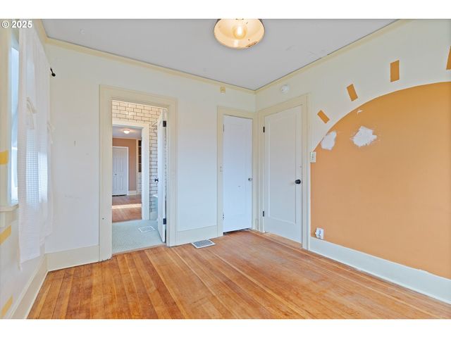 7906 N WALL Ave, Portland, OR 97203