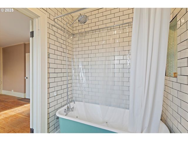 7906 N WALL Ave, Portland, OR 97203