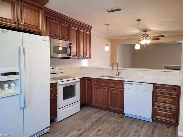 305 Seeman CT, Virginia Beach, VA 23452